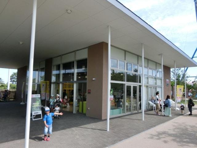 ときわ動物園　体験学習館モンスタ