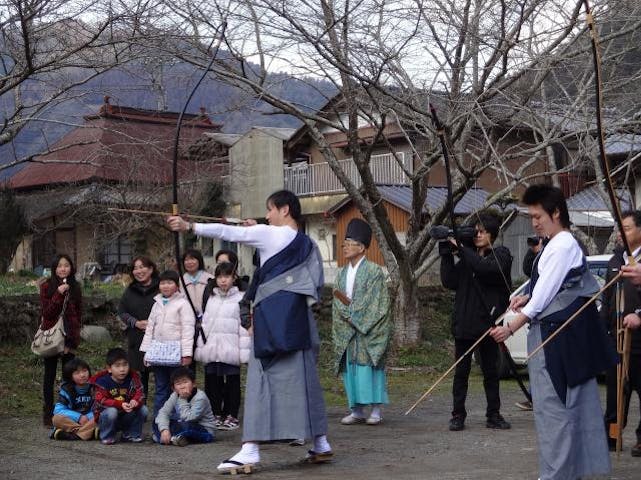 白人神社「御的祭」