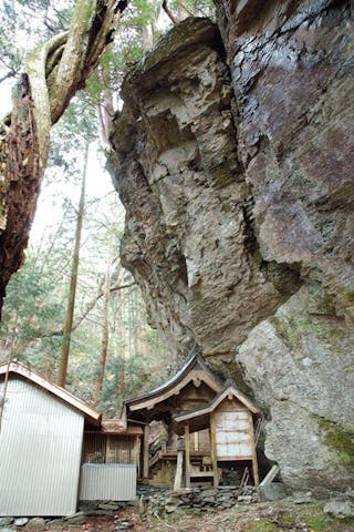 石尾神社（石堂はん）