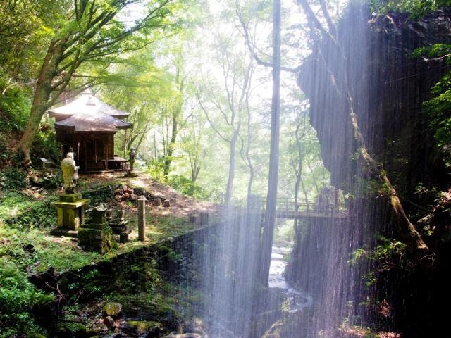 不動の滝（裏見の滝）