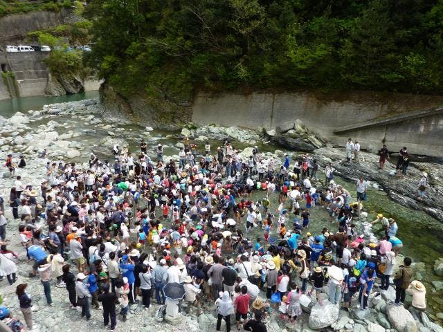 鮎喰川あめごまつり