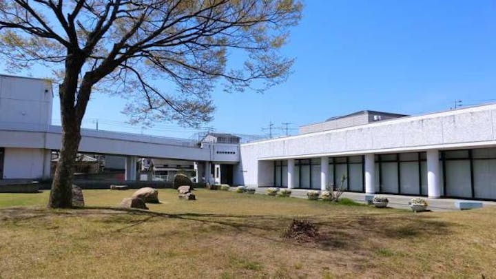 坂出市民美術館