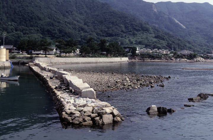 大坂城石垣石切とび越丁場跡および小海残石群