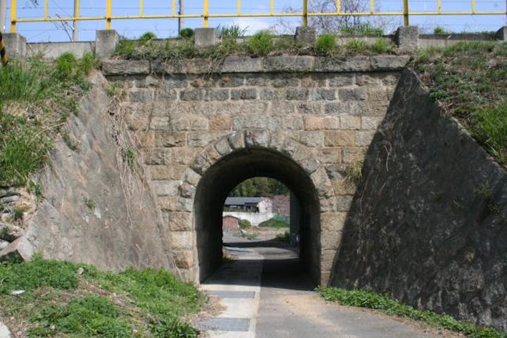旧讃岐鉄道岩屋架道橋