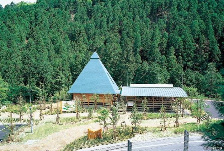 ふれあいの森「森林館」