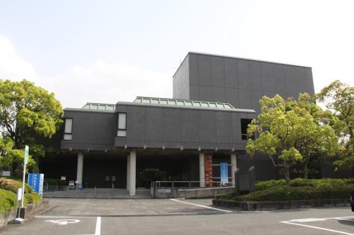 佐賀県立美術館