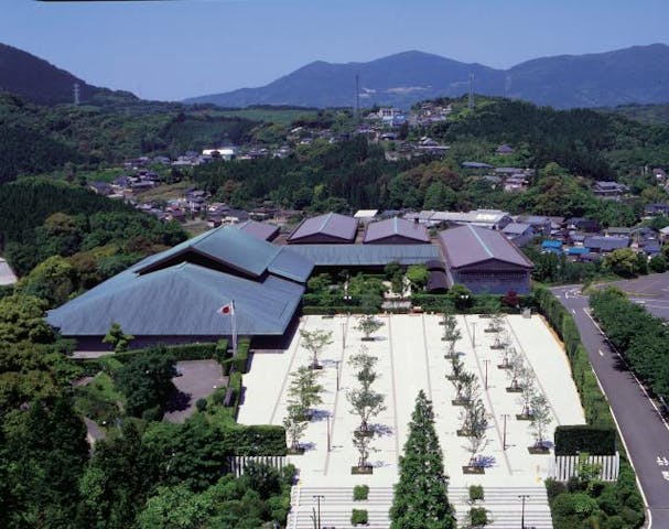 佐賀県立九州陶磁文化館