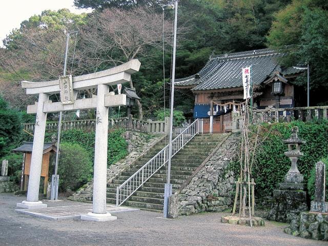 山田神社(唐船城跡）