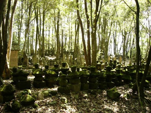 勝福寺古塔碑群