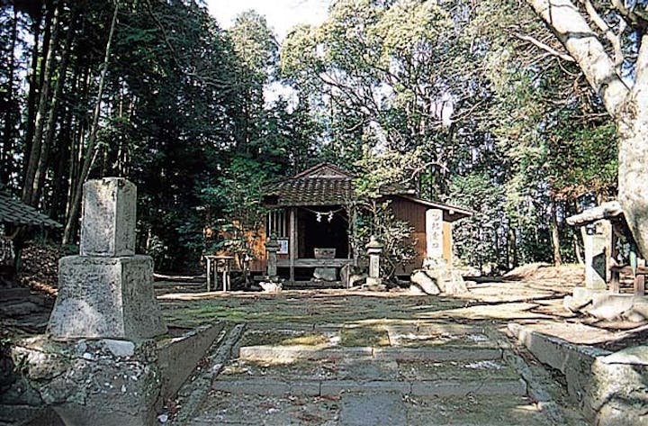 鶴丸八幡神社