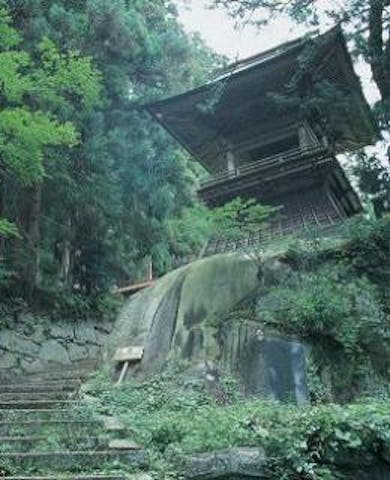 東堂山満福寺
