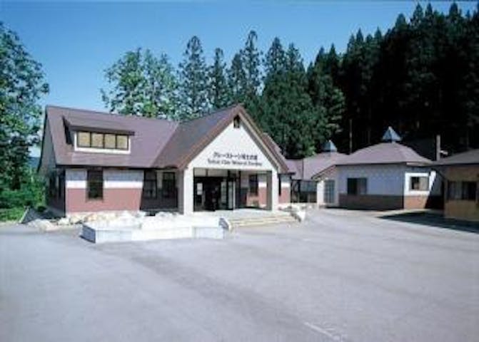 胎内クレーストーン博士の館・胎内陶芸体験館