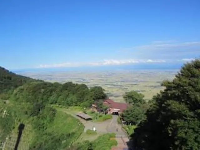 弥彦山頂公園 アソビュー