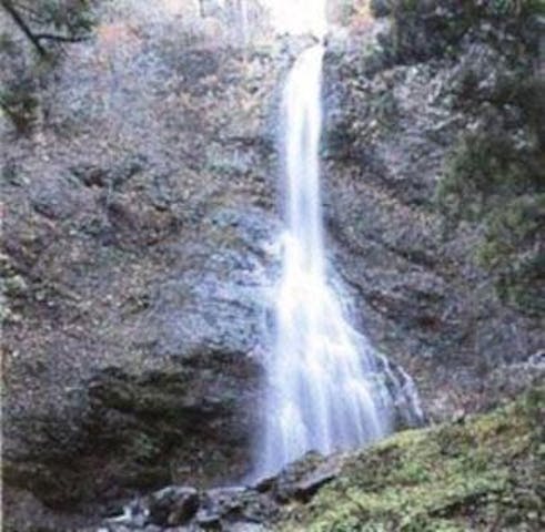 西山日光寺旭滝