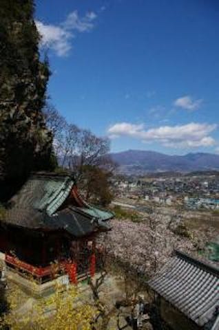 龍洞山宝蔵寺