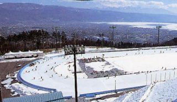 岡谷市やまびこ国際スケートセンター