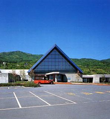 SUWAガラスの里の美術館