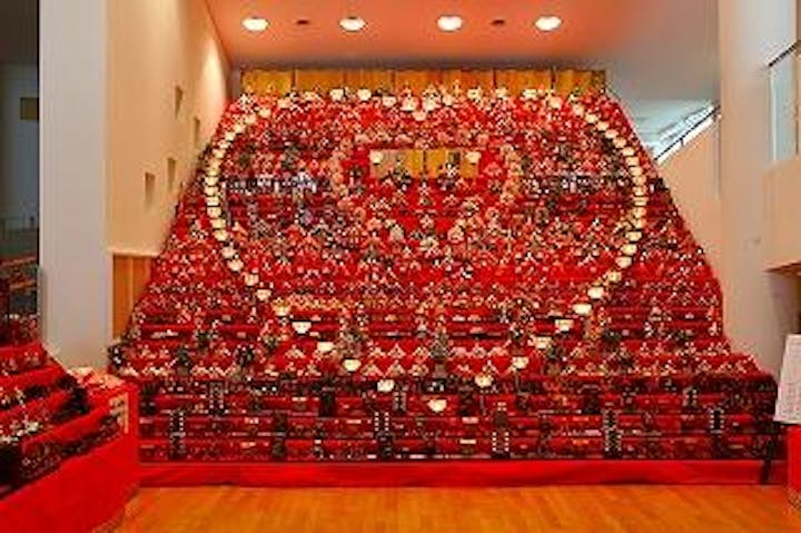 三十段飾り千体の雛祭り