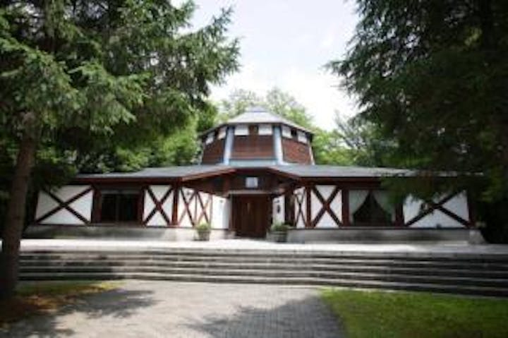 軽井沢絵本の森美術館