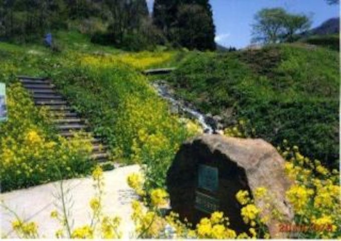 薬師沢石張水路群（国登録有形文化財）