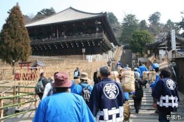 奈良県東大寺二月堂松明調進行事