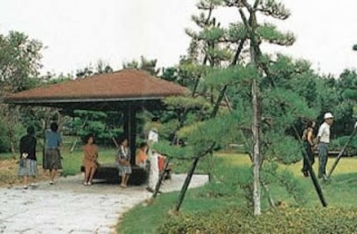 東沖緑地庭球場