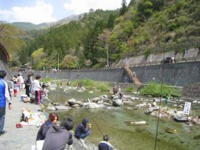 木の香温泉通年釣場