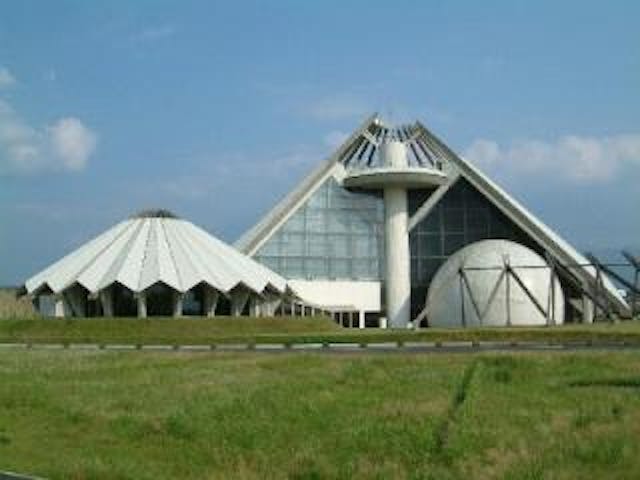 出水市ツル博物館クレインパークいずみ