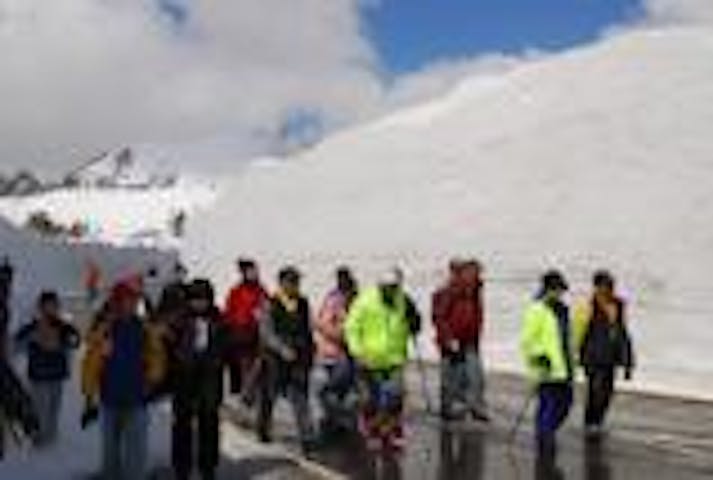 八甲田 雪の回廊と温泉 ウォーク アソビュー