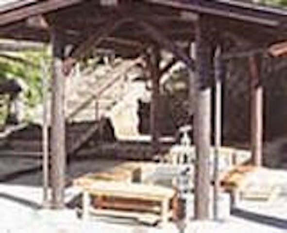 鶴の休み石・湯町の足湯