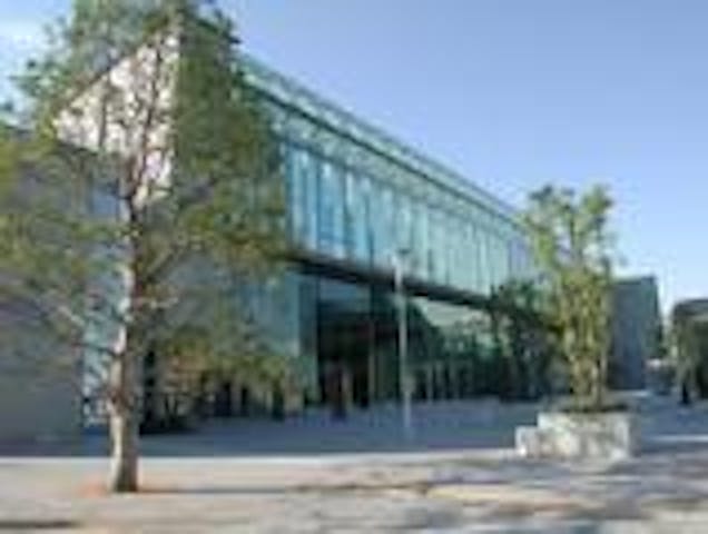 しもだて美術館