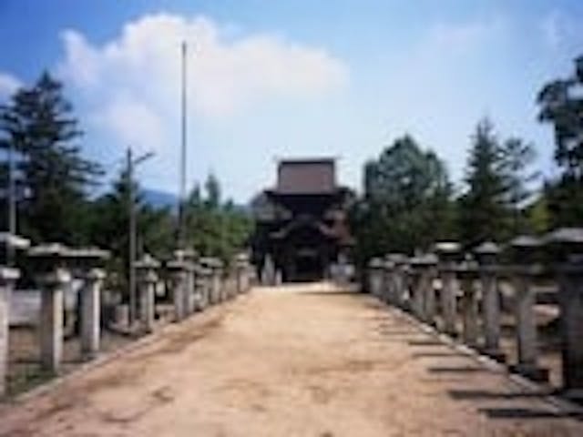 秋穂正八幡宮本殿・拝殿・楼門及び庁屋