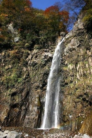 【2022年】滝沢の不動滝の紅葉