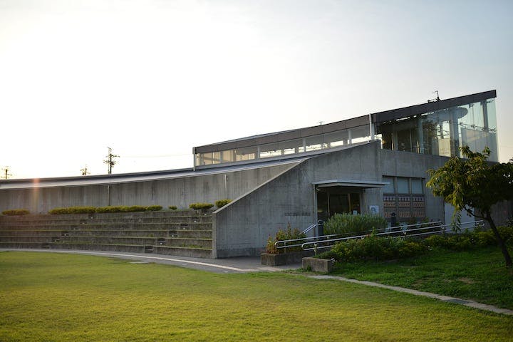 清須市はるひ美術館