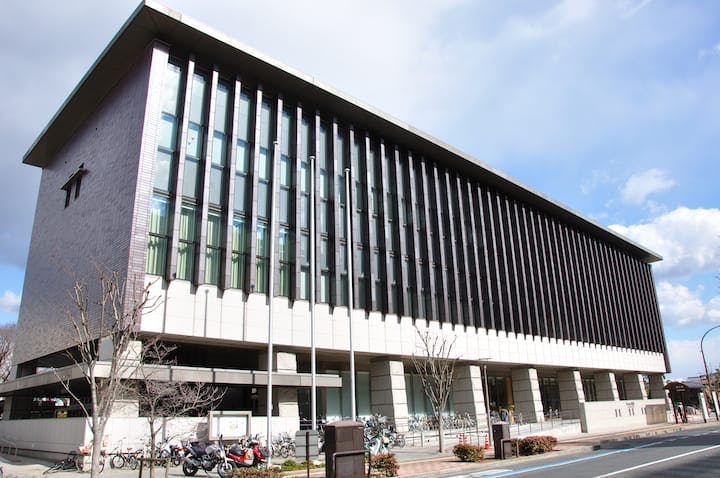 岡山県立図書館